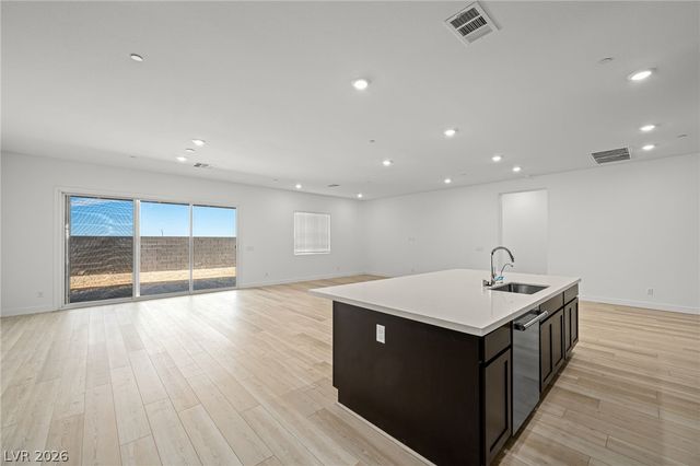 10142 Diana Summit Street, Las Vegas, NV 89143