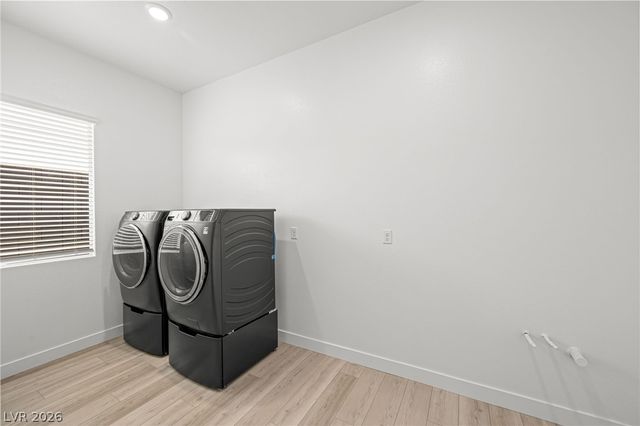 10142 Diana Summit Street, Las Vegas, NV 89143