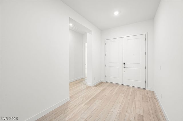 10142 Diana Summit Street, Las Vegas, NV 89143