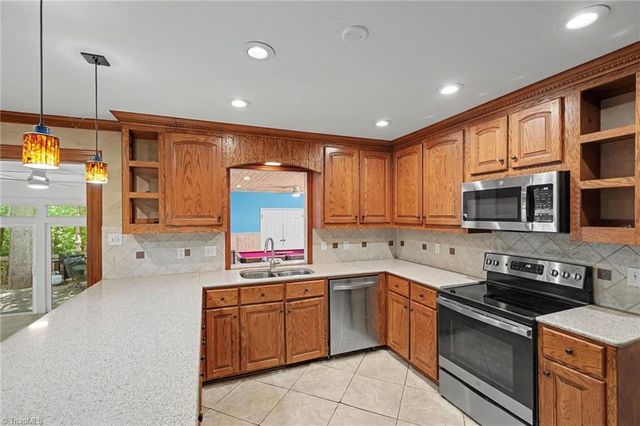 1801 Dantzler Drive, High Point, NC 27265