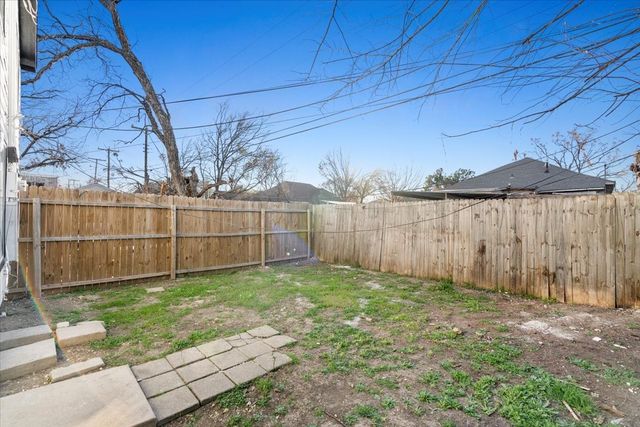 1922 Saint Louis Avenue, Fort Worth, TX 76110