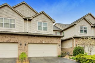 31 Oak Creek Court, North Aurora, IL 60542