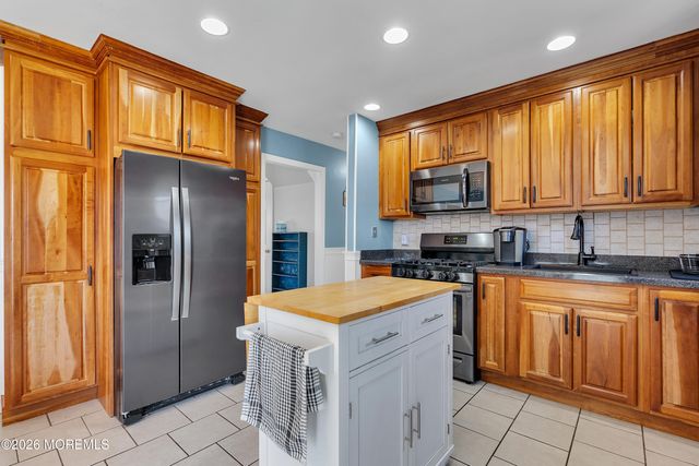26 Bayberry Drive, Lanoka Harbor, NJ 08734