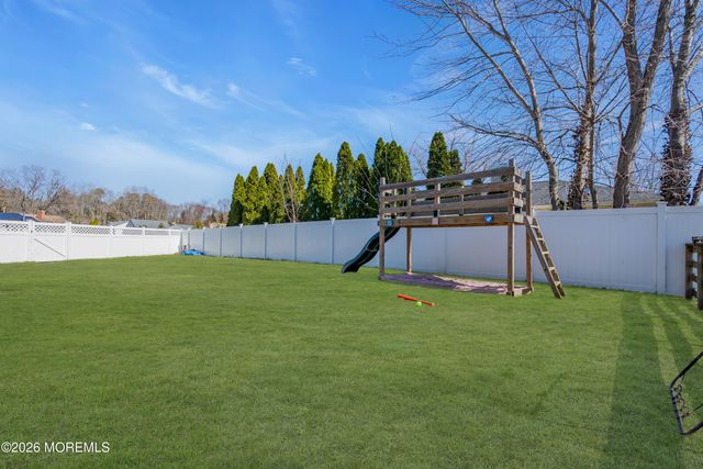 26 Bayberry Drive, Lanoka Harbor, NJ 08734