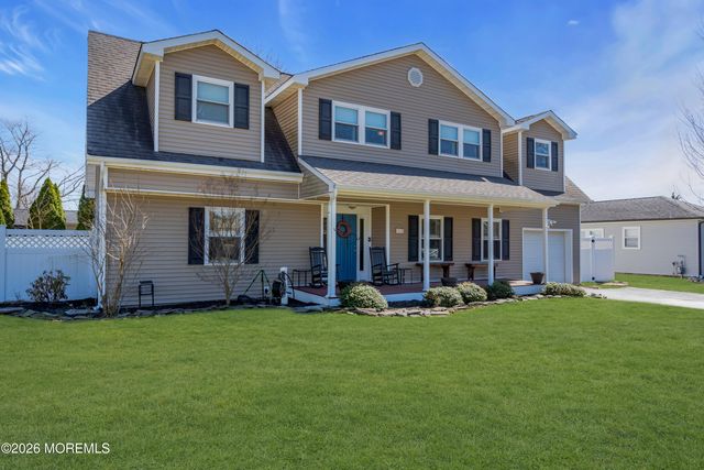 26 Bayberry Drive, Lanoka Harbor, NJ 08734