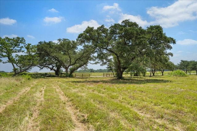 6900 Waldeck Cemetery Road, Round Top, TX 78954