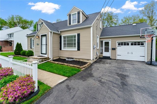 158 Callahan Road, Canfield, OH 44406