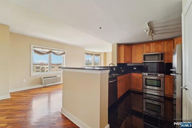 6210 City Place, Edgewater, NJ 07020