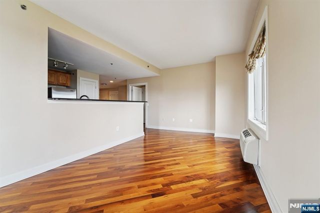 6210 City Place, Edgewater, NJ 07020