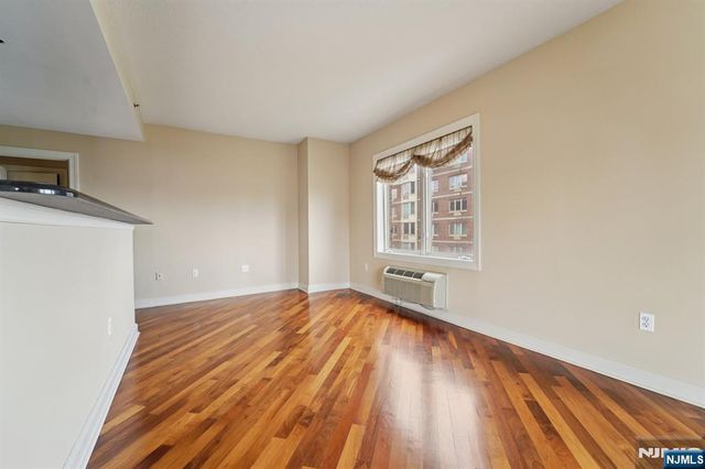 6210 City Place, Edgewater, NJ 07020