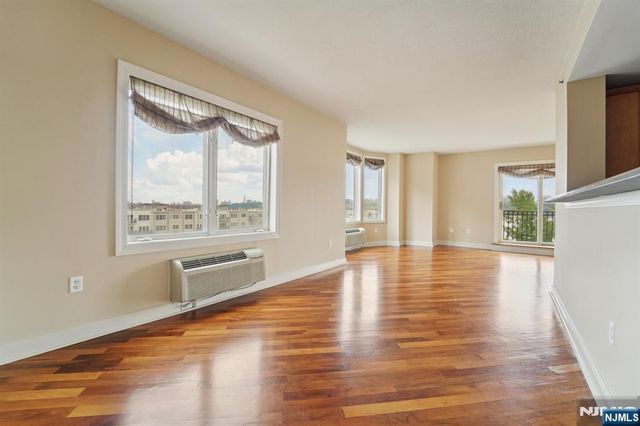 6210 City Place, Edgewater, NJ 07020