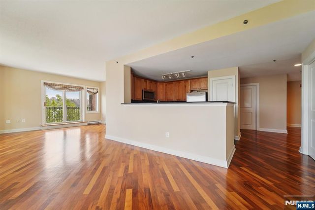 6210 City Place, Edgewater, NJ 07020