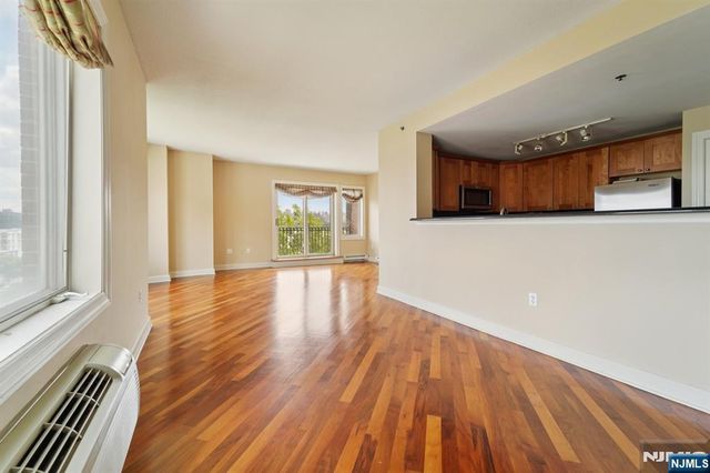 6210 City Place, Edgewater, NJ 07020