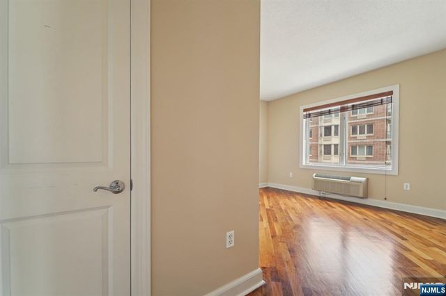 6210 City Place, Edgewater, NJ 07020