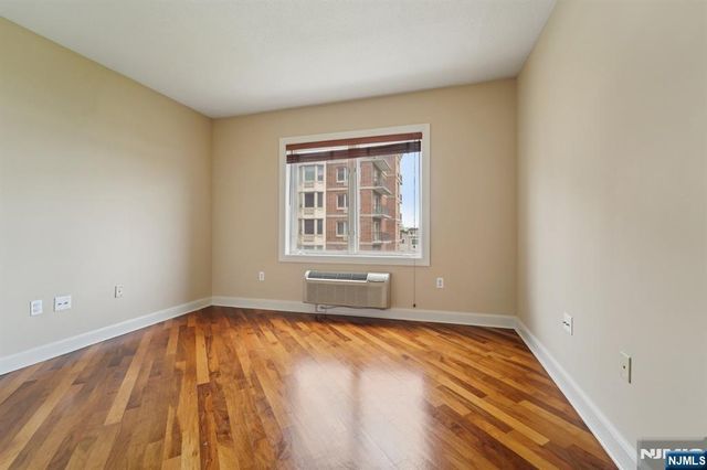 6210 City Place, Edgewater, NJ 07020