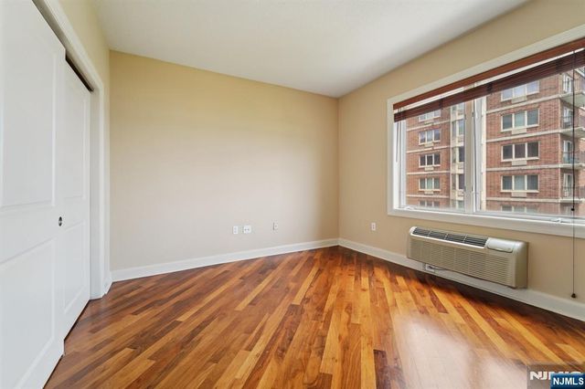 6210 City Place, Edgewater, NJ 07020