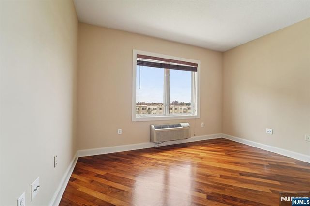 6210 City Place, Edgewater, NJ 07020