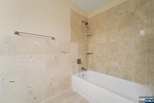 6210 City Place, Edgewater, NJ 07020