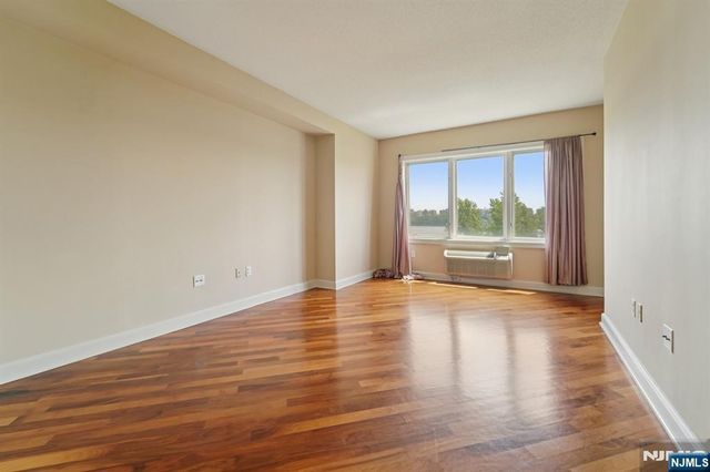 6210 City Place, Edgewater, NJ 07020