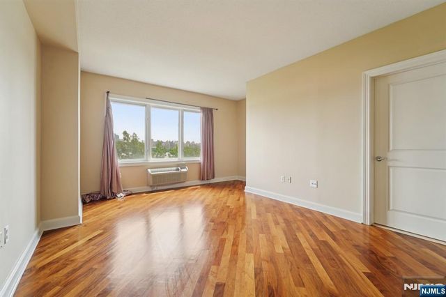 6210 City Place, Edgewater, NJ 07020