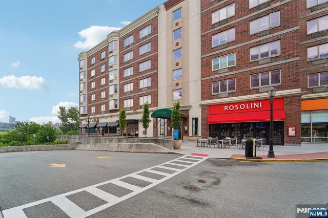 6210 City Place, Edgewater, NJ 07020