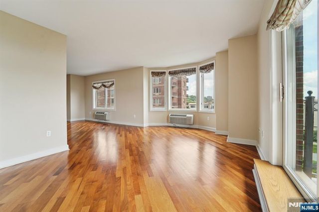 6210 City Place, Edgewater, NJ 07020