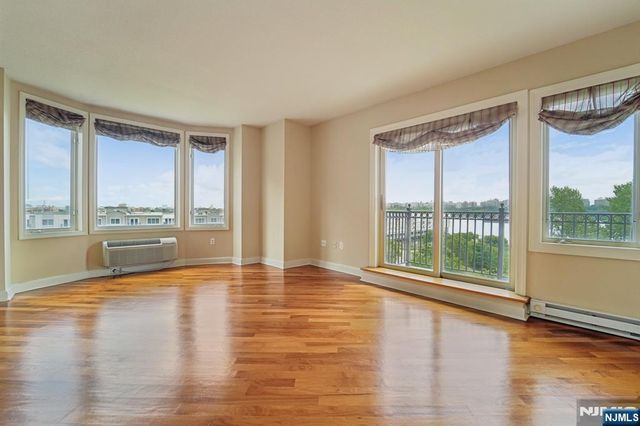 6210 City Place, Edgewater, NJ 07020