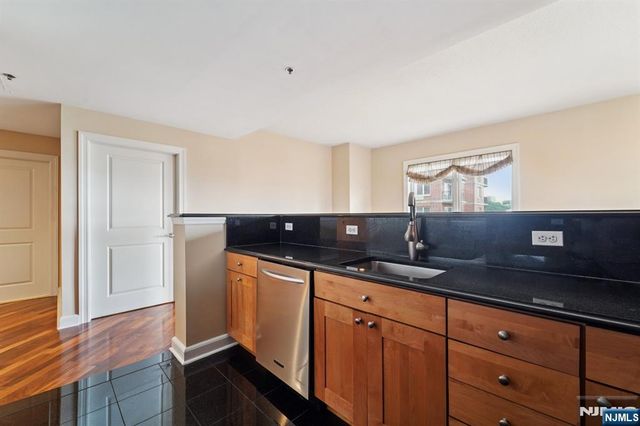6210 City Place, Edgewater, NJ 07020