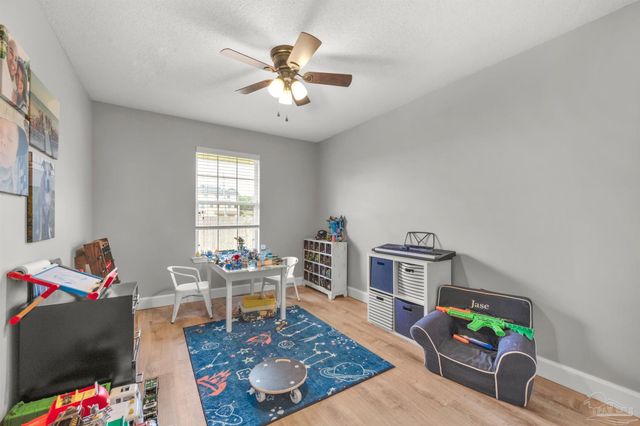 7667 Marthas Way, Navarre, FL 32566