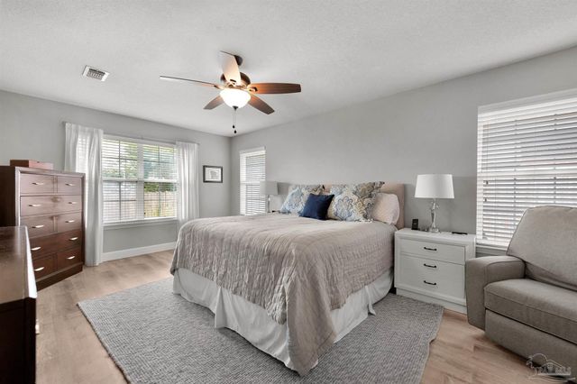 7667 Marthas Way, Navarre, FL 32566