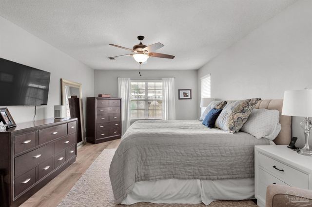 7667 Marthas Way, Navarre, FL 32566