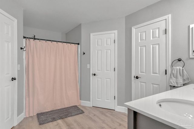 7667 Marthas Way, Navarre, FL 32566