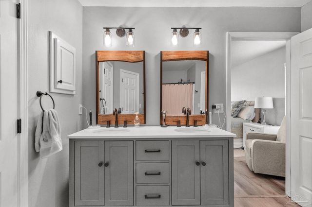 7667 Marthas Way, Navarre, FL 32566