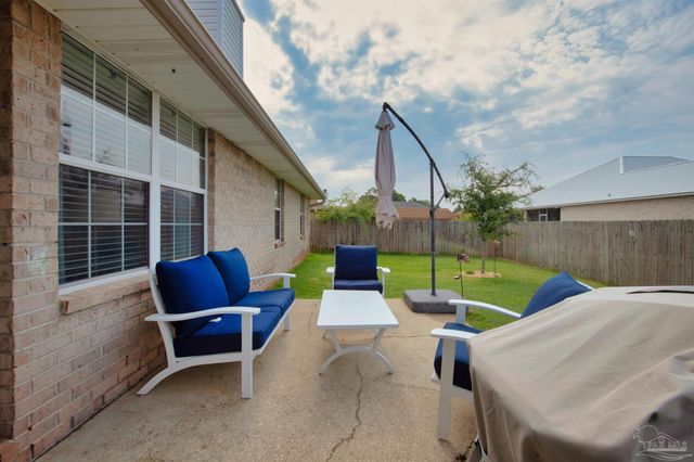 7667 Marthas Way, Navarre, FL 32566