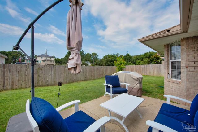 7667 Marthas Way, Navarre, FL 32566