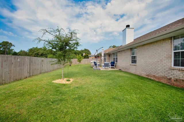 7667 Marthas Way, Navarre, FL 32566