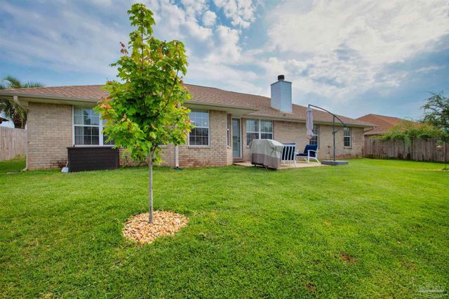 7667 Marthas Way, Navarre, FL 32566