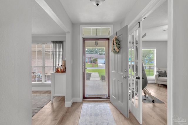 7667 Marthas Way, Navarre, FL 32566