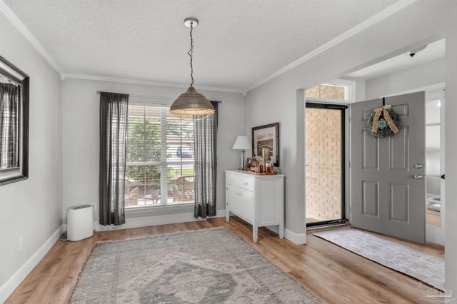 7667 Marthas Way, Navarre, FL 32566