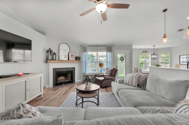 7667 Marthas Way, Navarre, FL 32566