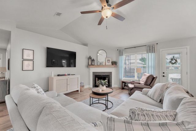 7667 Marthas Way, Navarre, FL 32566