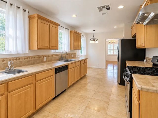 1104 N Screenland Drive, Burbank, CA 91505