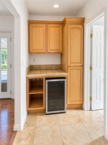 1104 N Screenland Drive, Burbank, CA 91505