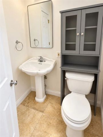 1104 N Screenland Drive, Burbank, CA 91505