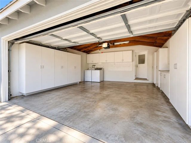 1104 N Screenland Drive, Burbank, CA 91505