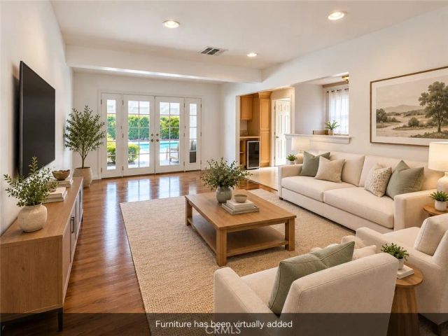 1104 N Screenland Drive, Burbank, CA 91505