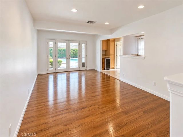 1104 N Screenland Drive, Burbank, CA 91505