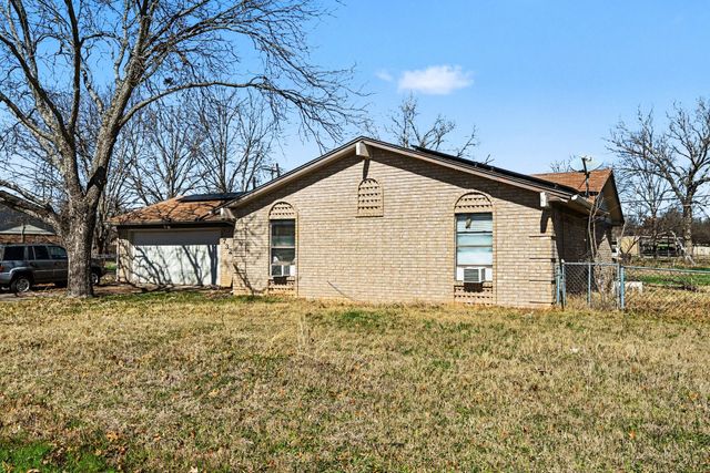 1732 Tanglewood Drive, Azle, TX 76020