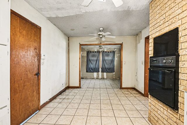 1732 Tanglewood Drive, Azle, TX 76020