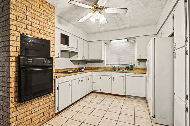 1732 Tanglewood Drive, Azle, TX 76020